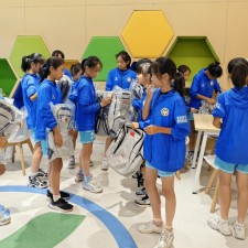 爱游戏体育app下载-女足足球营地招生壮大队伍：足球营地扩招壮大队伍(中国青少年足球改革发展实施意见)